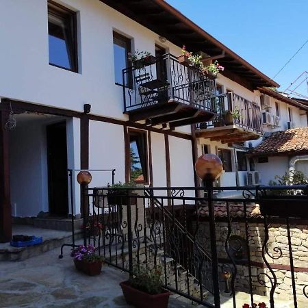 Стаи За Гости Елеганс Elena Exterior foto