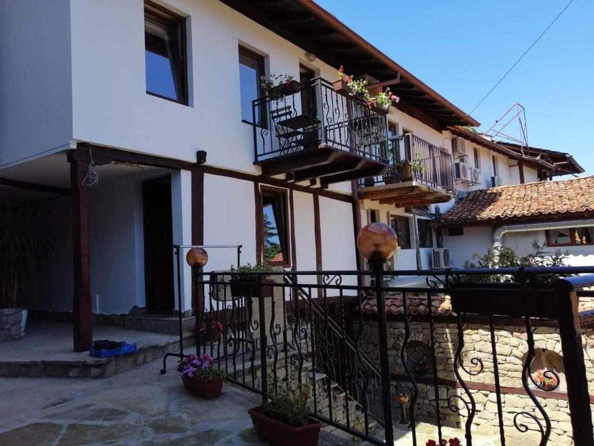 Стаи За Гости Елеганс Elena Exterior foto